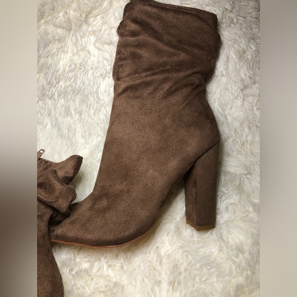 VENUS Brown Suede Ankle Booties size 9 NWOT - Picture 12 of 14